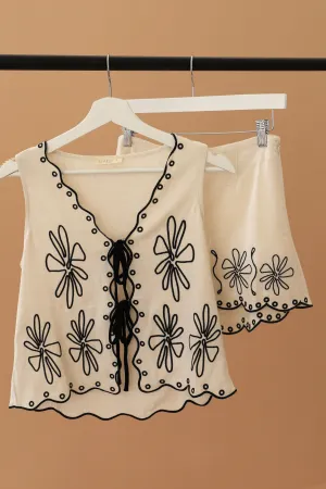 EMBROIDERED LINEN SET