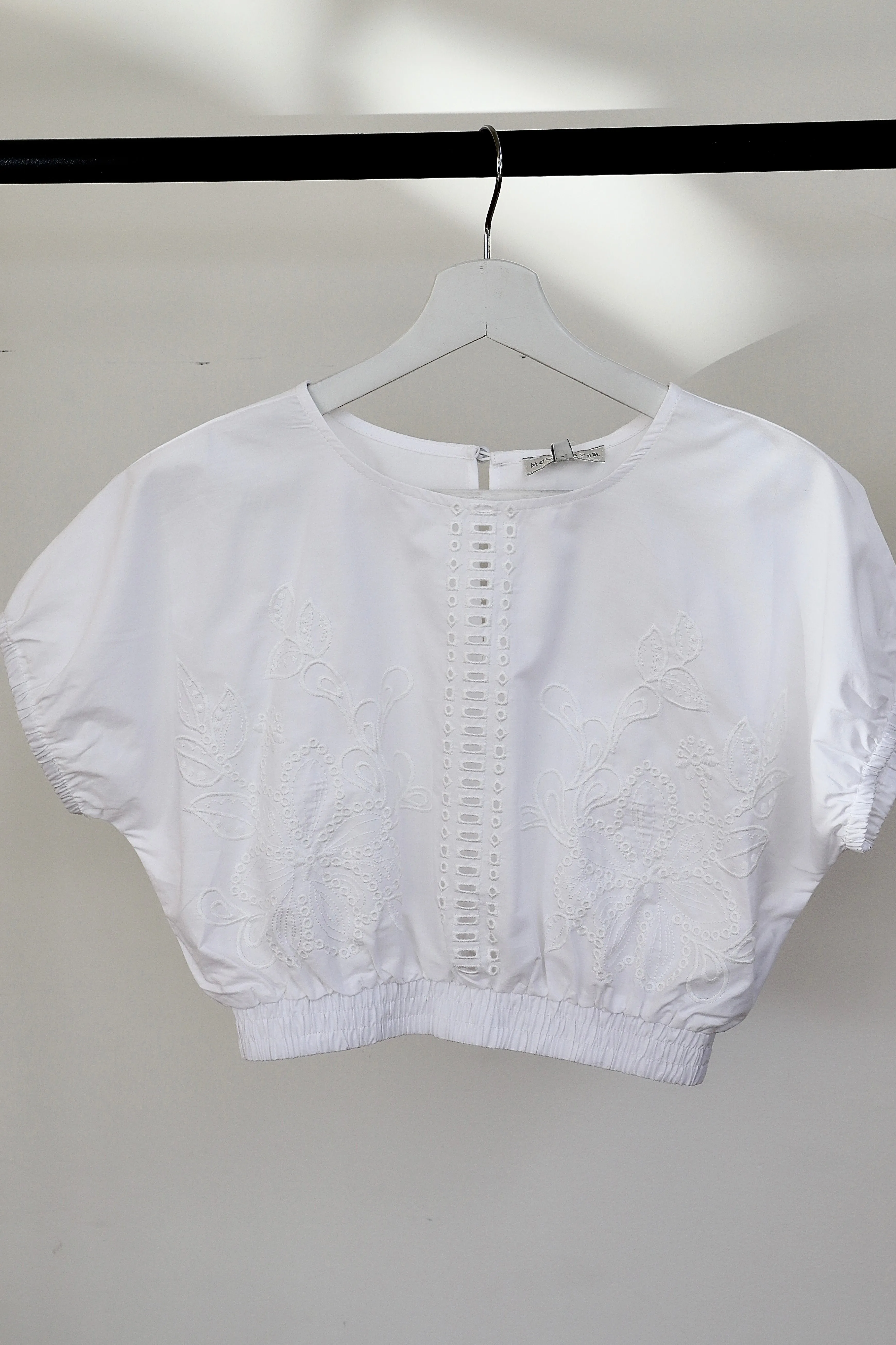 EYELET BALLOON CROP TOP