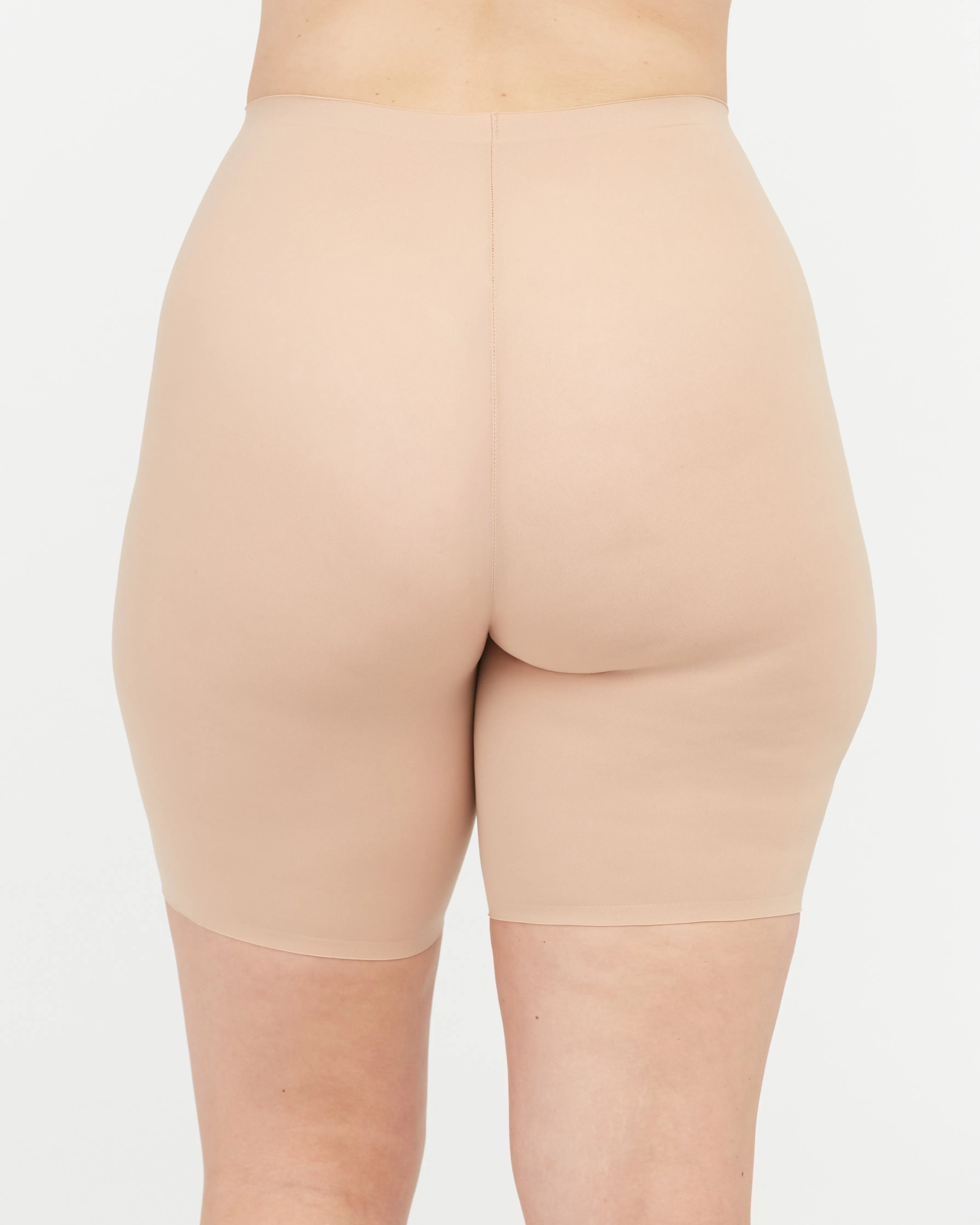 SPANXsmooth™ Fit-To-You Mid-Thigh Short