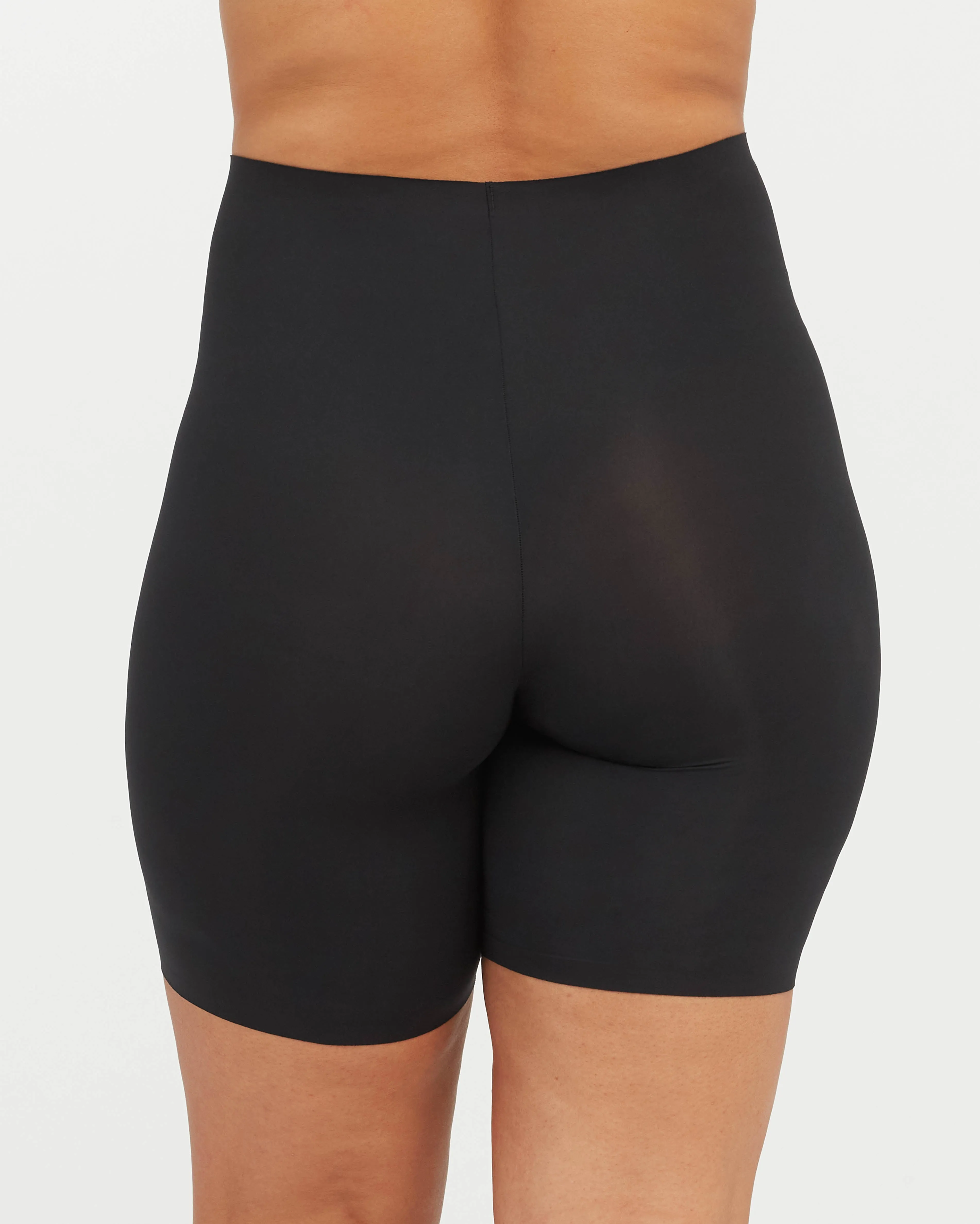 SPANXsmooth™ Fit-To-You Mid-Thigh Short